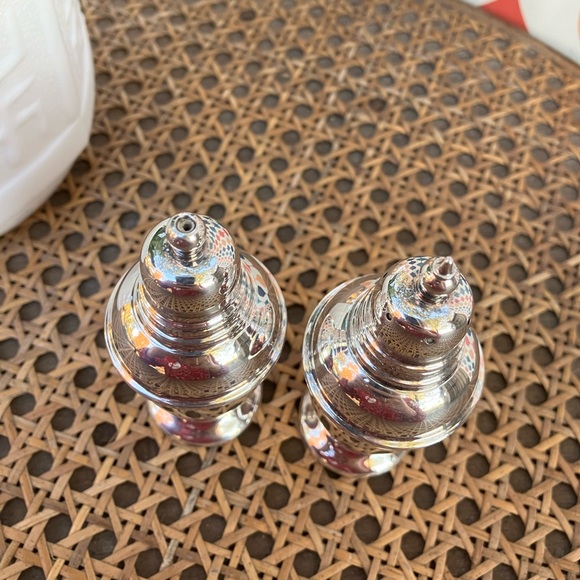 Vintage English Silver-Plated Salt & Pepper Shaker Set - Picture 8 of 9